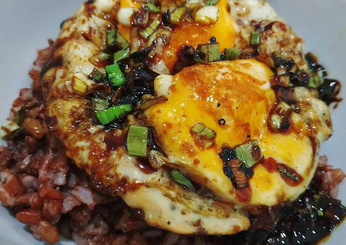 Gambaran Nasi Telur secara garis besar